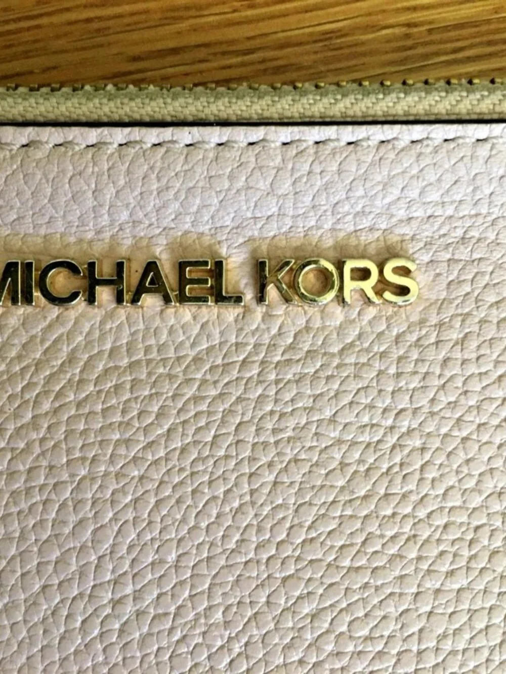 MICHAEL KORS WRISTLET Jet Set Leather Large Zip Clutch Pale Pink
